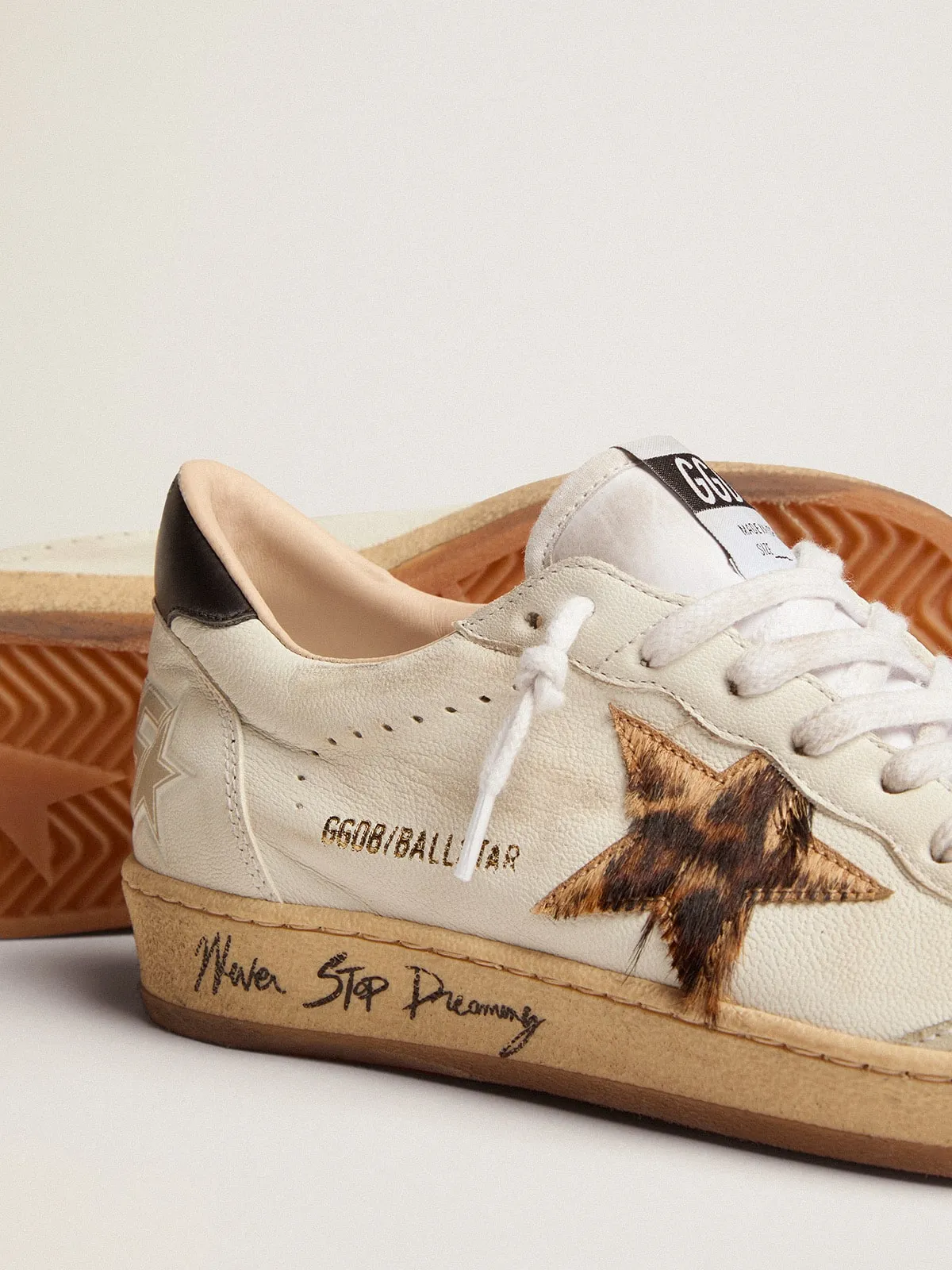 Ball Star femme avec étoile en cuir façon poulain léopard et contrefort noir | Golden Goose